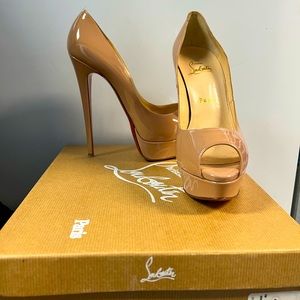 Christian Louboutin Daffodile Nude Patent Peep Toe Pumps Euro 38.5
